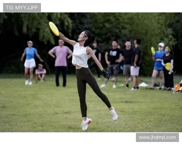 对话周静:探索飞盘运动背后的激情与成长之路 对话周静:探索飞盘运动背后的激情与成长之路