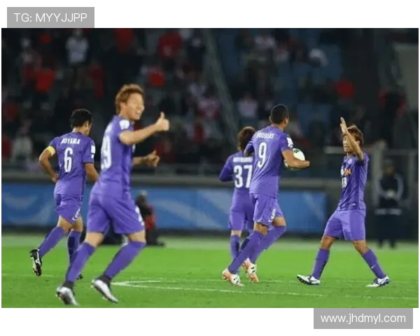 广岛三箭对阵磐田直播全程回顾与精彩瞬间分析