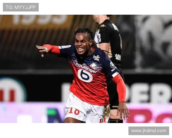 斯特拉斯与里尔激战正酣谁能在法甲赛场上笑到最后