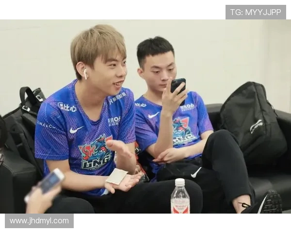 LNG战队在大师赛积分榜上以75分稳居第一位置,展现强劲实力 LNG战队在大师赛积分榜上以75分稳居第一位置,展现强劲实力