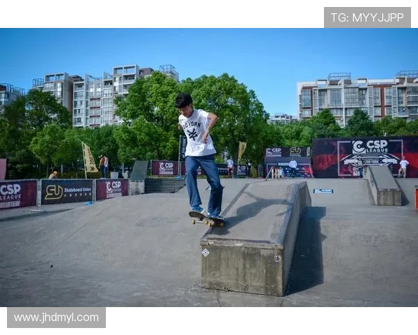 上海攀岩队在世界滑板锦标赛中的精彩表现与状态分析 上海攀岩队在世界滑板锦标赛中的精彩表现与状态分析